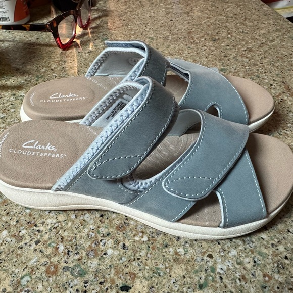Clarks Shoes - Clarks Women's Light Gray Double-Strap Comfort Sandals size 6